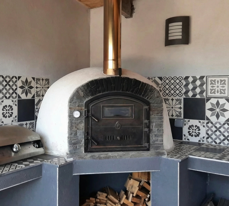 Ventura "Preto" Premium Pizza Oven